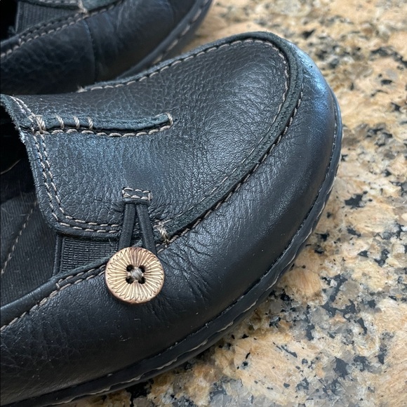 CLARKS BENDABLE COLLECTION WOMENS  BLACK LEATHER SLIP ON LOAFERS SIZE 7 - Picture 6 of 8